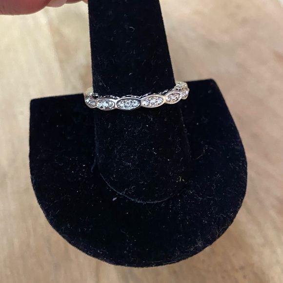 SIZE 9 RING BRIDAL WEDDING RING - Picture 3 of 3